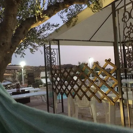 Oda ve Kahvaltı Magna Grecia 2*